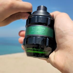 عطر سبايس بومب نايت فيجن للرجال من فيكتور اند رولف