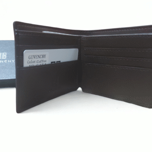 محفظة رجالية من Givenchy – جلد فاخر بتصميم أنيق